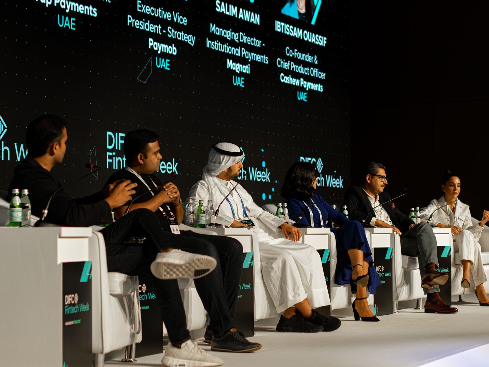 فيصل الهارون ، نائب الرئيس الأول لمجموعة تاب للمدفوعات، في جلسة مناقشة في أسبوع مركز دبي العالمي 